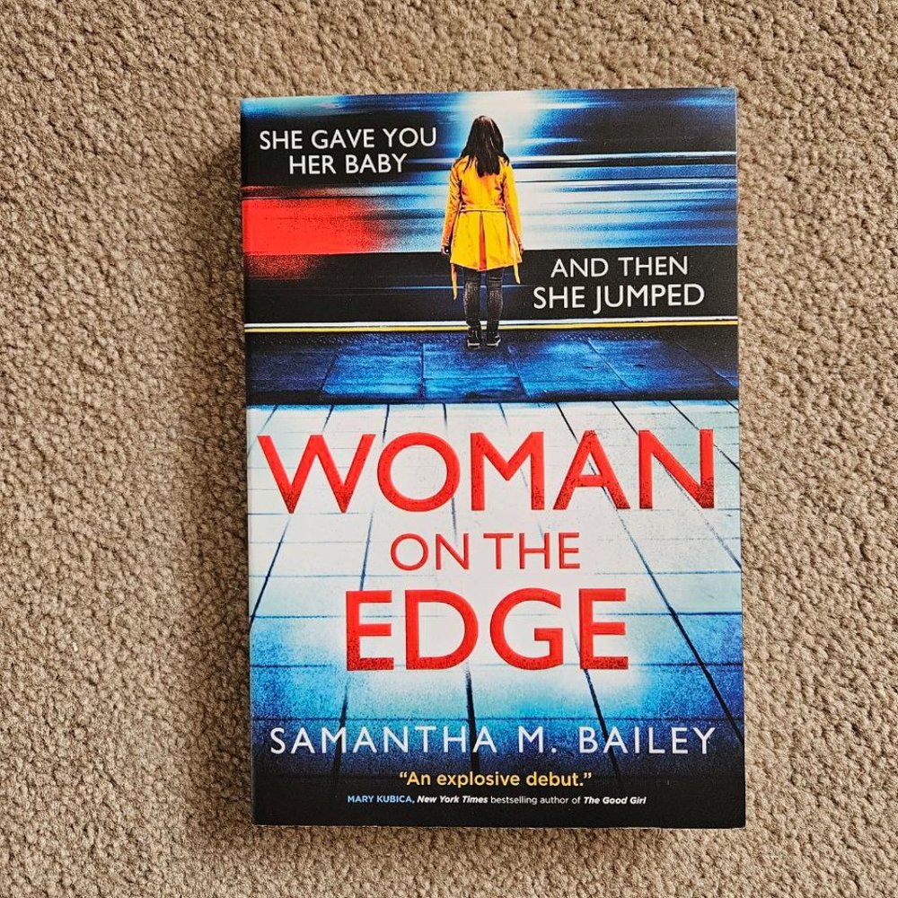 4/$20 Woman‎ on the Edge by Samantha Bailey - Paperback